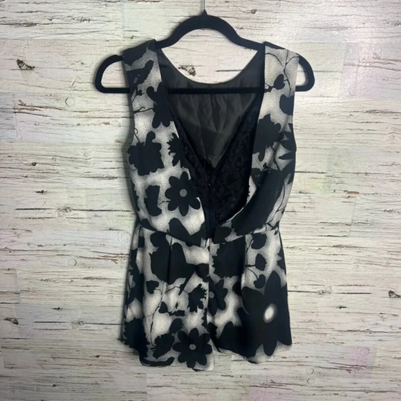 Topshop  petite romper floral gray black size 6 lace - Picture 5 of 6